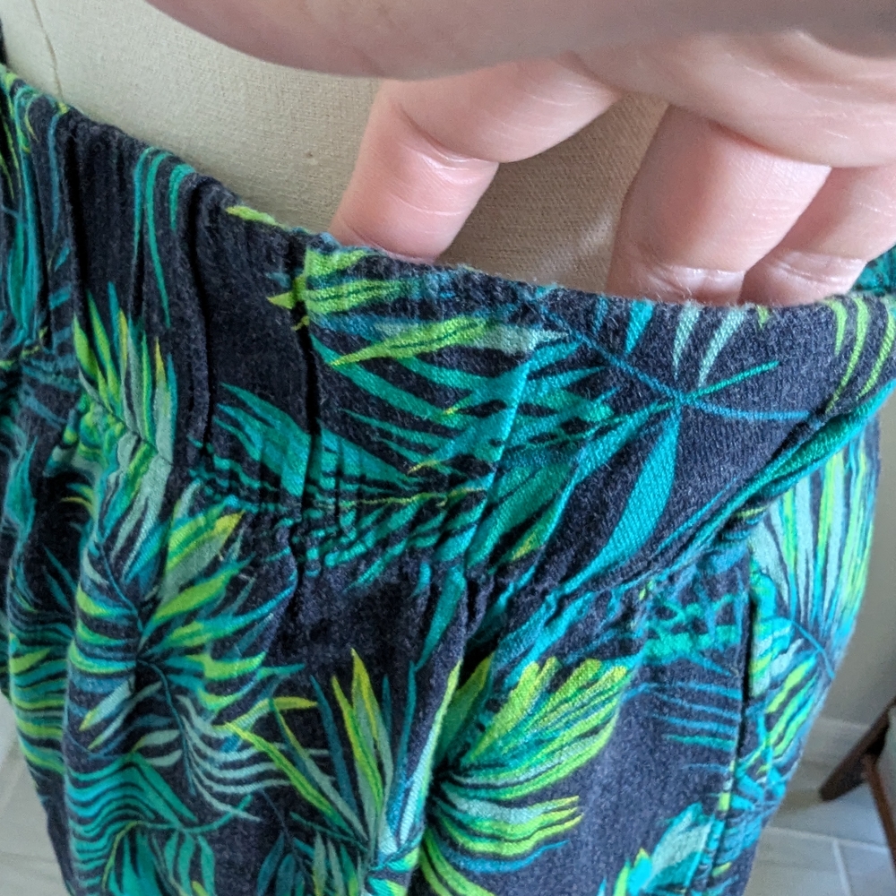 Soft Surroundings Green Leaf Pattern Pants - image 6